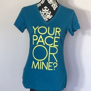 Nike women’s v neck tshirt M